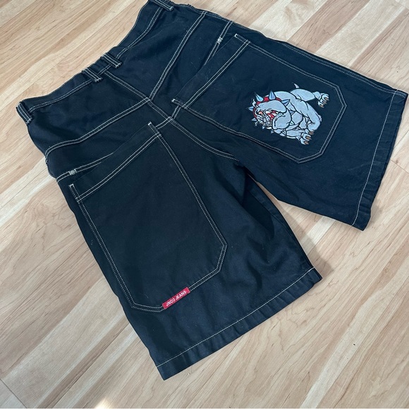 Black JNCO skater shorts with embroidered bulldog on back pocket - Picture 4 of 6